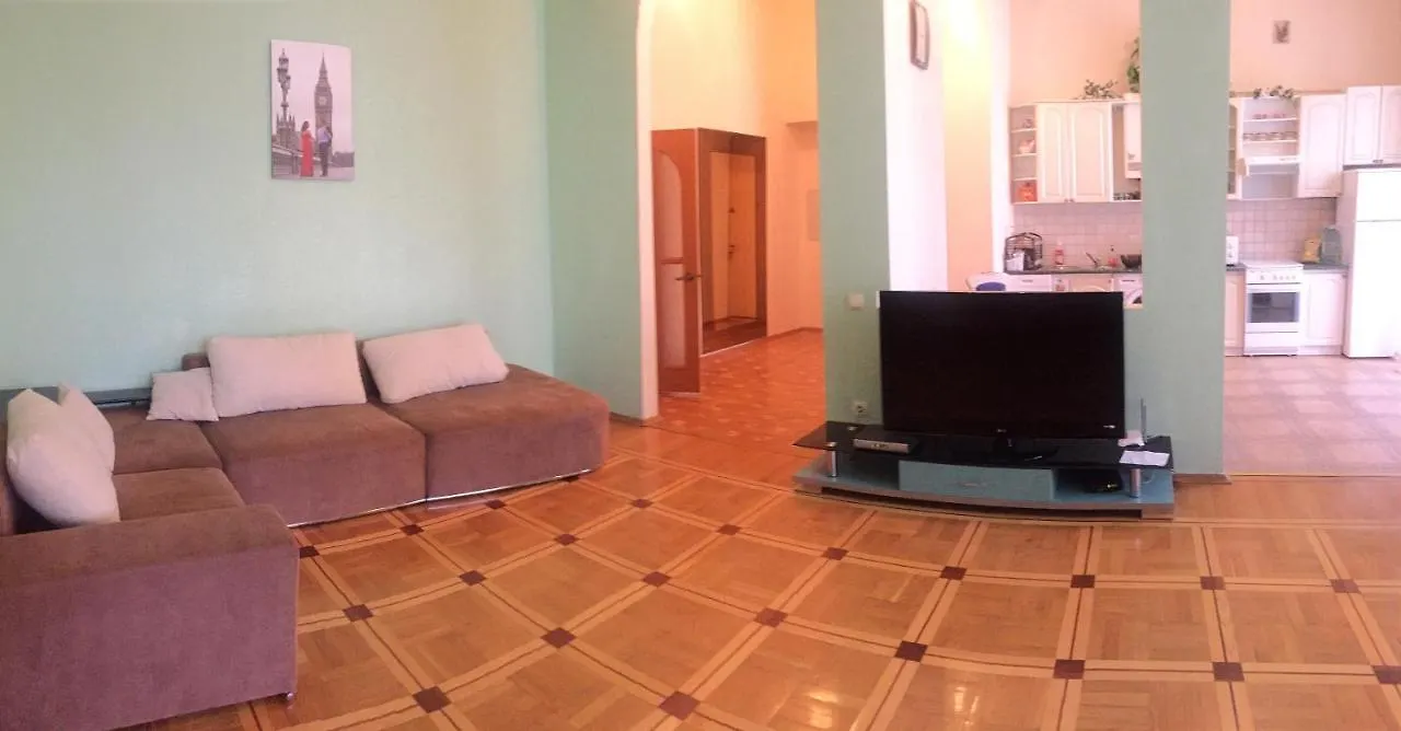 كييف The Most Beautiful House 0*,